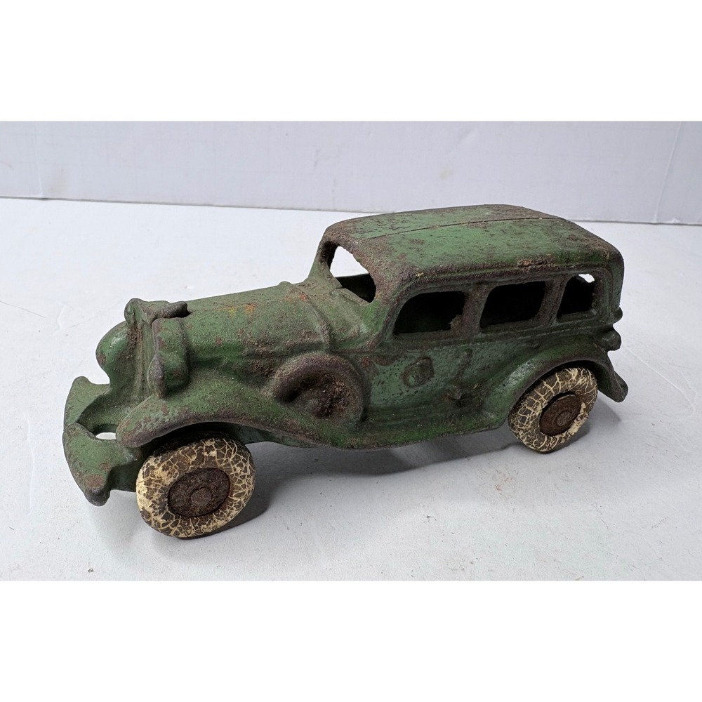 Vintage AC Williams Cast Iron Green Dual Side Mount Sedan Toy Car 4.5 Inch